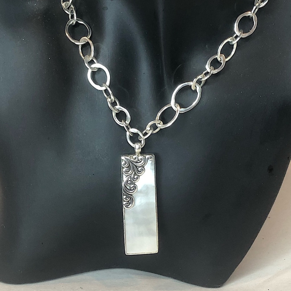 LOIS HILL Sterling Silver Cut Out Mother Of Pearl Open Link Toggle Necklace NWOT - Picture 3 of 17